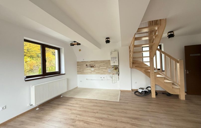 Apartament cu 2 camere, 2 nivele, priveliste catre padure, de vânzare in Sinaia (Proiect NOU)