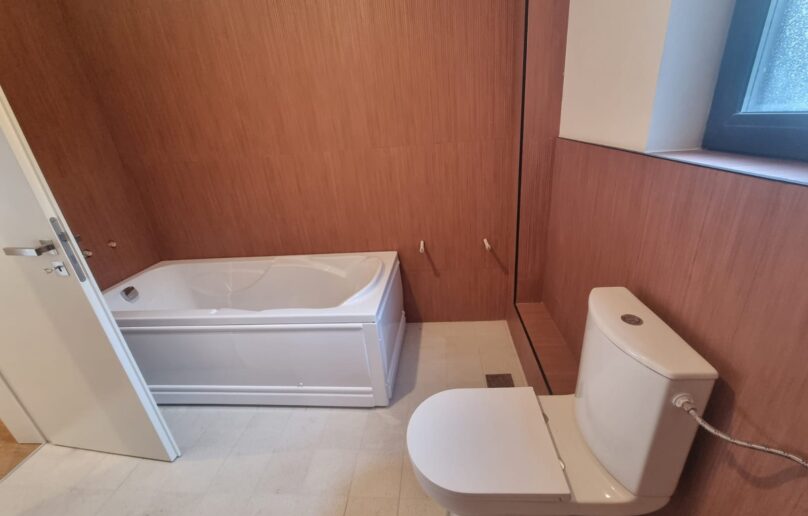 Apartament la mansarda(supanta), priveliste deschisa, de vanzare in Busteni