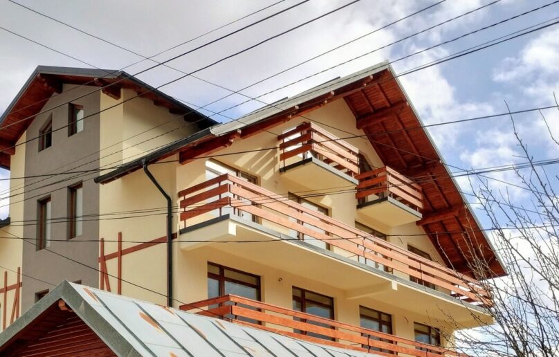 Apartament cu 2 camere, mansarda, locatie frumoasa, de vânzare in Busteni, in apropierea partiei de schi Kalinderu