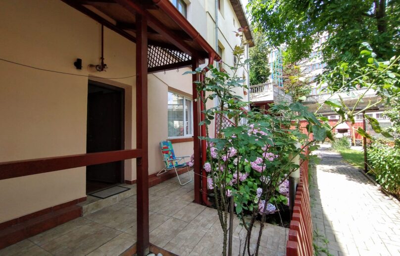Apartament 2 camere si curte/de vanzare/Sinaia/zona Sf. ilie
