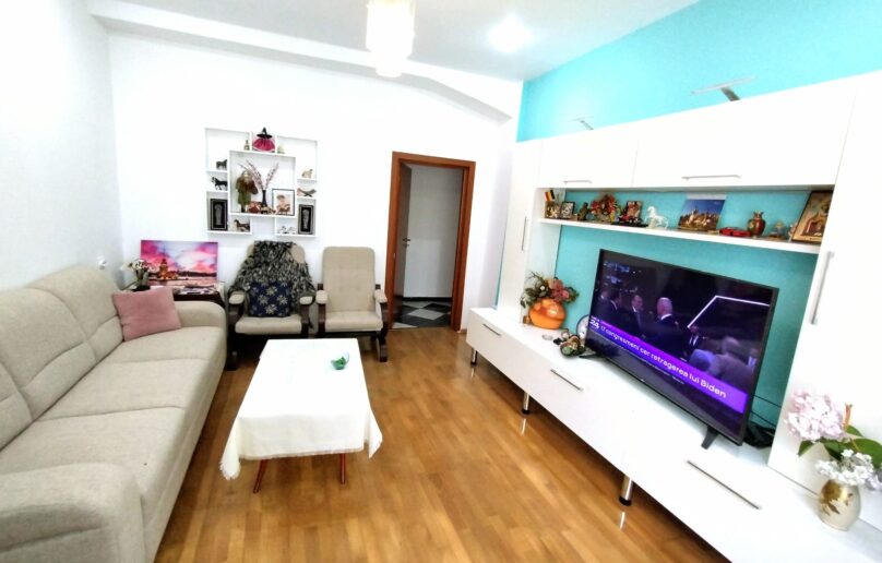 Apartament 2 camere si curte/de vanzare/Sinaia/zona Sf. ilie