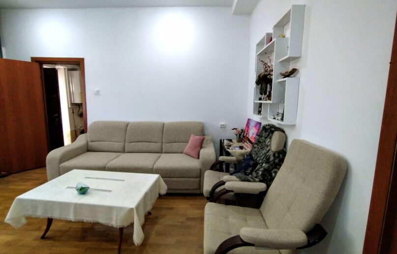Apartament 2 camere si curte/de vanzare/Sinaia/zona Sf. ilie