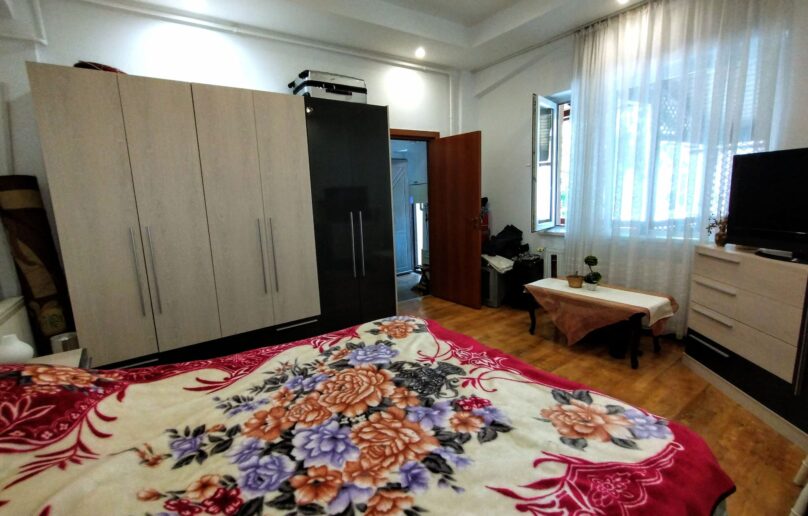 Apartament 2 camere si curte/de vanzare/Sinaia/zona Sf. ilie