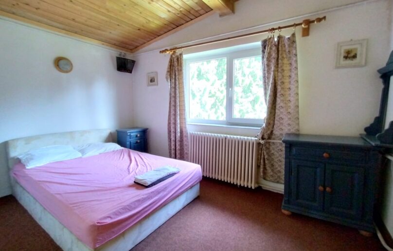 Vila de vanzare/intr-o eleganta oaza de liniste