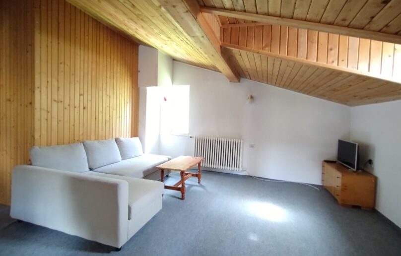 Vila de vanzare/intr-o eleganta oaza de liniste
