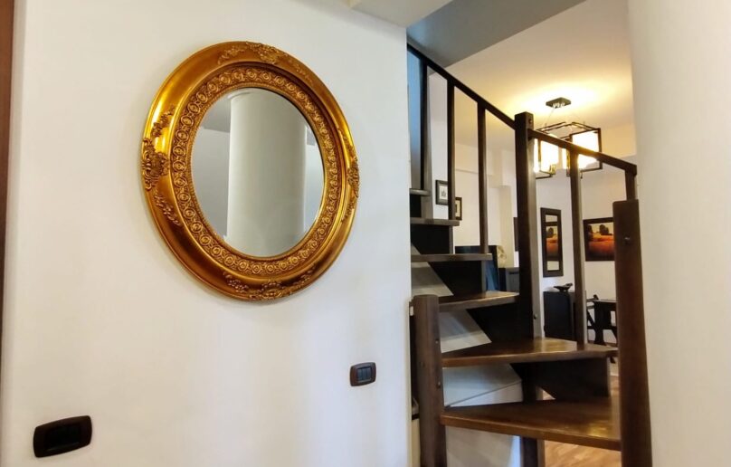 Apartament 3 camere, structurat pe 2 niveluri, la 10 min. de centrul orasului Sinaia