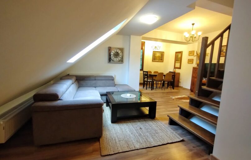 Apartament tip duplex, de vanzare in Sinaia
