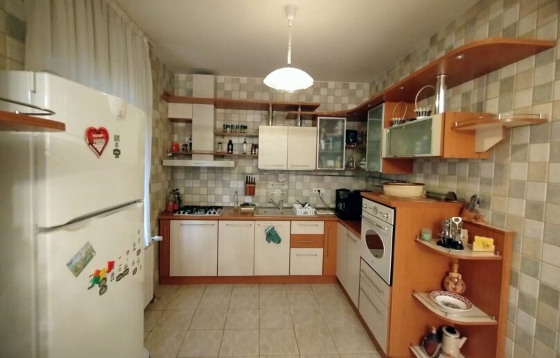 Vila eleganta, refugiu de relaxare si verdeata in Sinaia