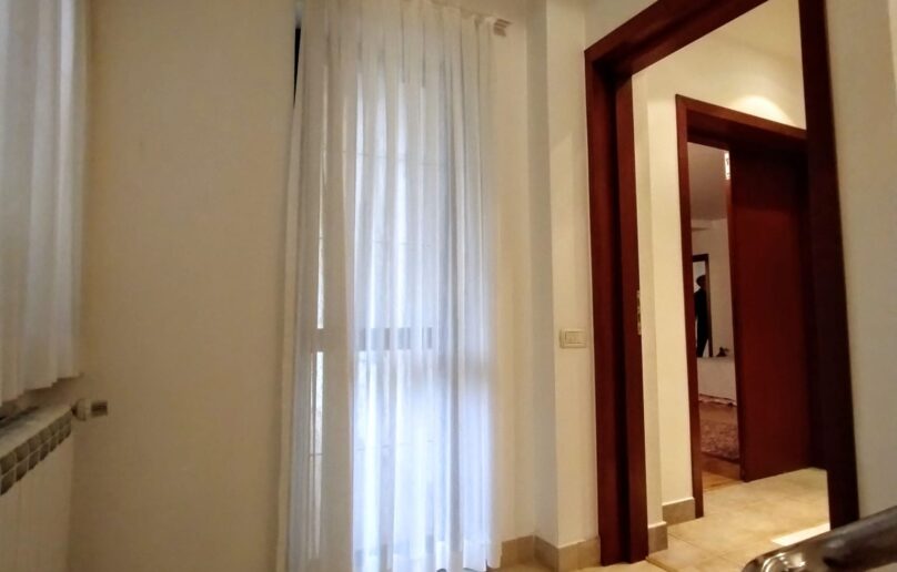 Vila eleganta, refugiu de relaxare si verdeata in Sinaia