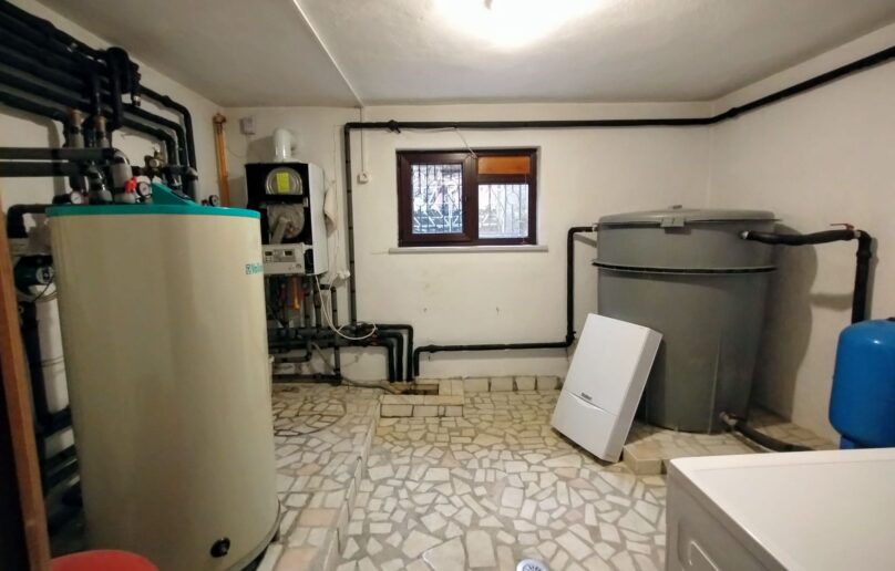 Vila eleganta, refugiu de relaxare si verdeata in Sinaia
