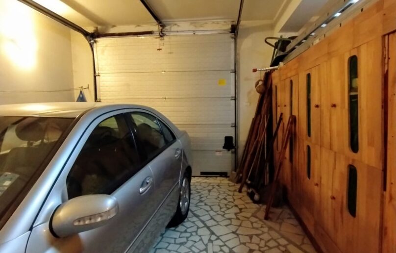 Vila eleganta, refugiu de relaxare si verdeata in Sinaia