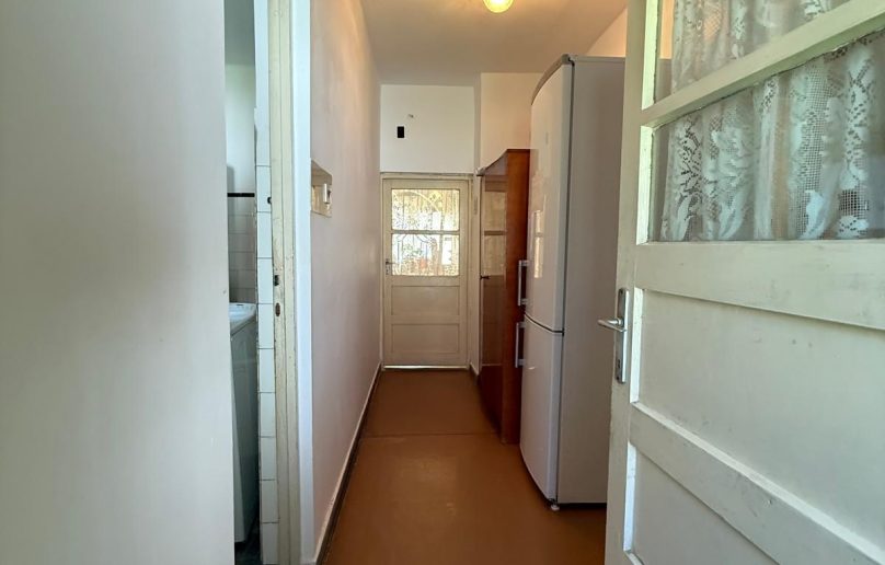 Apartament parter + teren, de vanzare in Sinaia, aproape de centrul orasului!