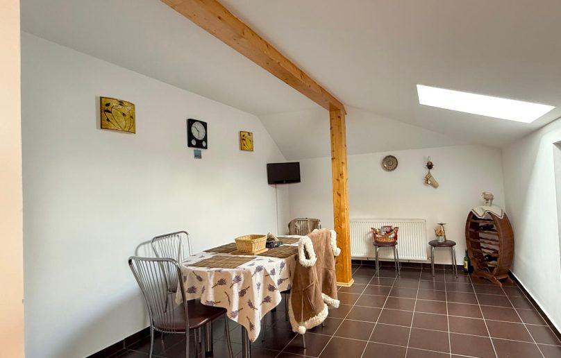 Apartament deosebit, de vanzare in Sinaia/Furnica!
