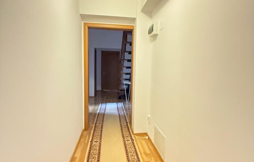 Apartament deosebit, de vanzare in Sinaia/Furnica!