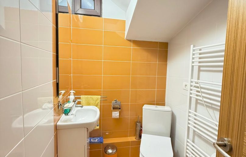 Apartament deosebit, de vanzare in Sinaia/Furnica!