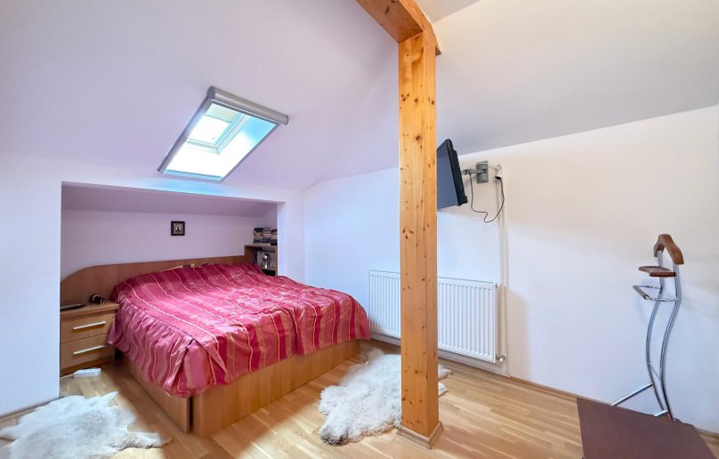 Apartament deosebit, de vanzare in Sinaia/Furnica!