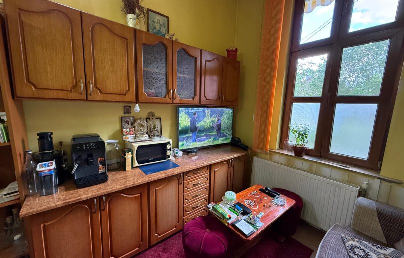 Apartament in CASA, plus curte/parter/ Sinaia-zona CENTRALA