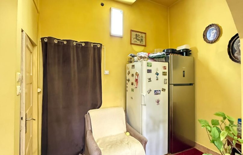 Apartament in CASA, plus curte/parter/ Sinaia-zona CENTRALA