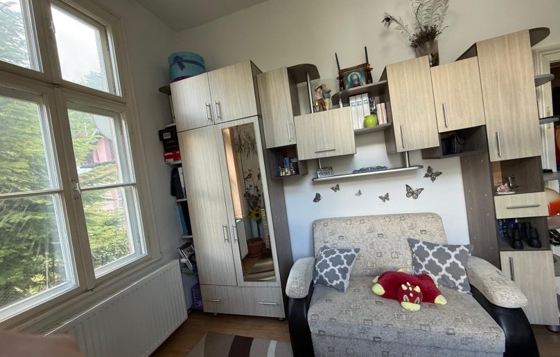 Apartament in CASA, plus curte/parter/ Sinaia-zona CENTRALA