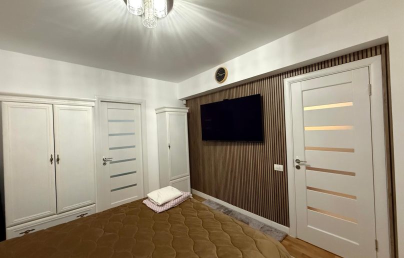 Apartament elegant cu curte proprie si terasa acoperita - Sinaia/Furnica