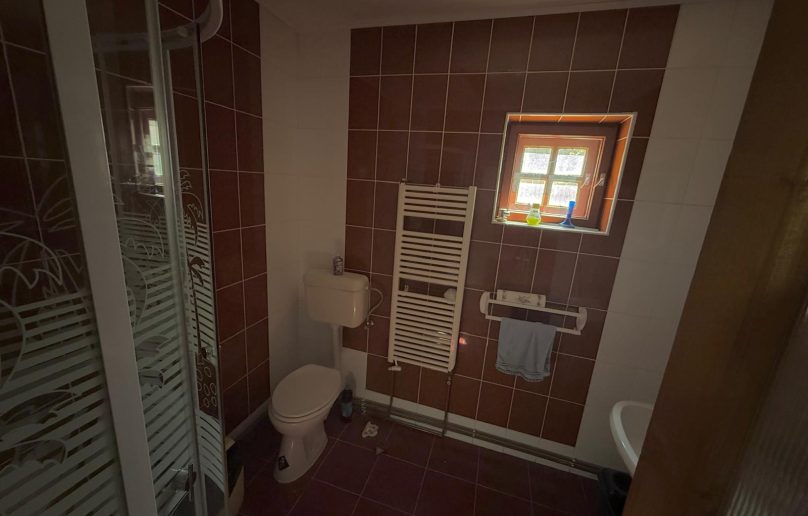 Casa de vanzare in Busteni, cartier Zamora, cu garaj!