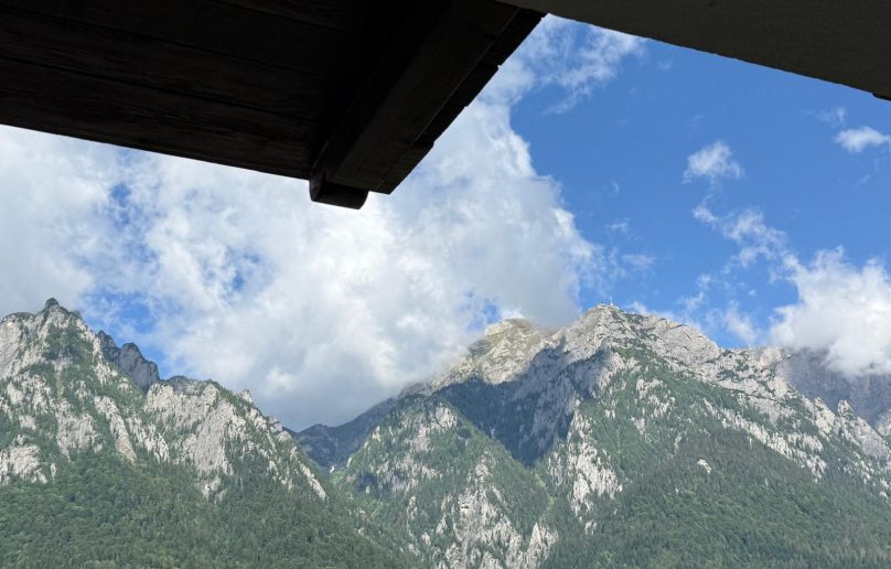 Casa de vanzare in Busteni, cartier Zamora, cu garaj!