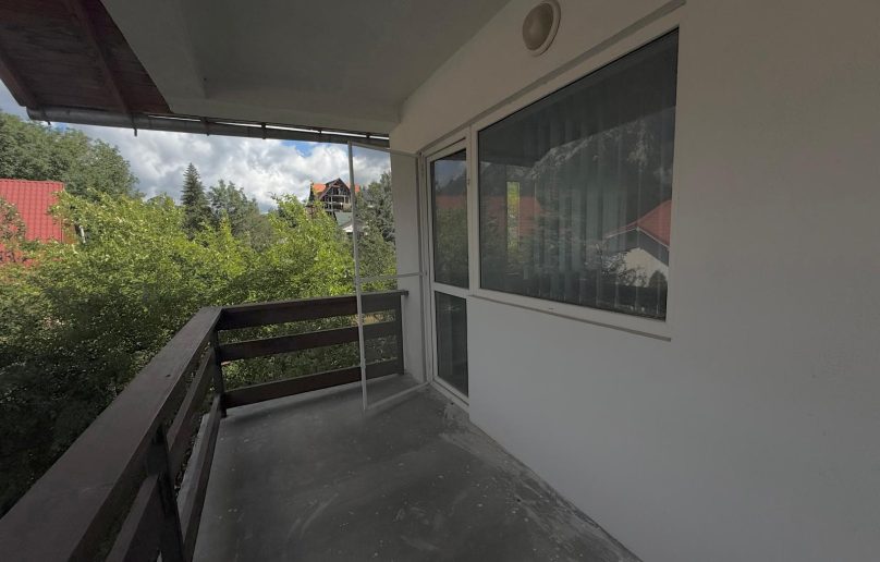 Casa de vanzare in Busteni, cartier Zamora, cu garaj!