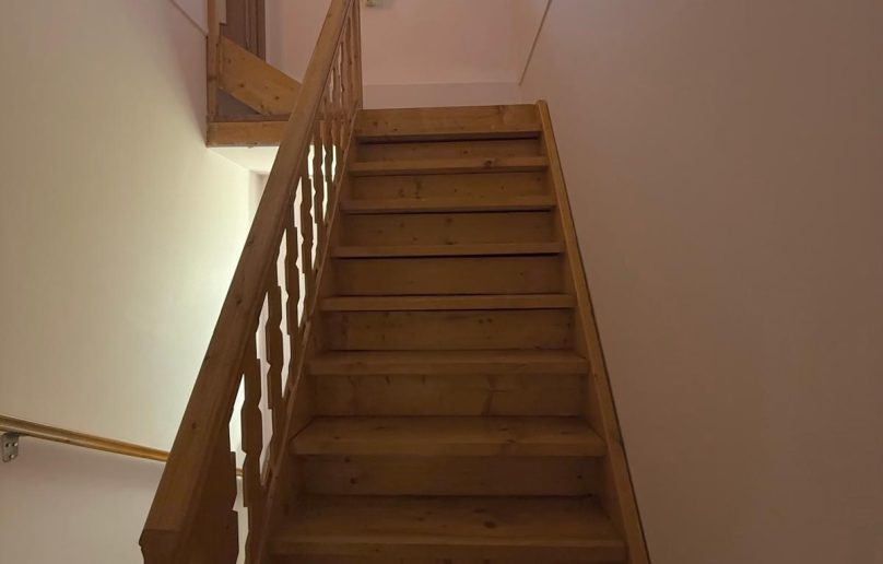 Casa de vanzare in Busteni, cartier Zamora, cu garaj!