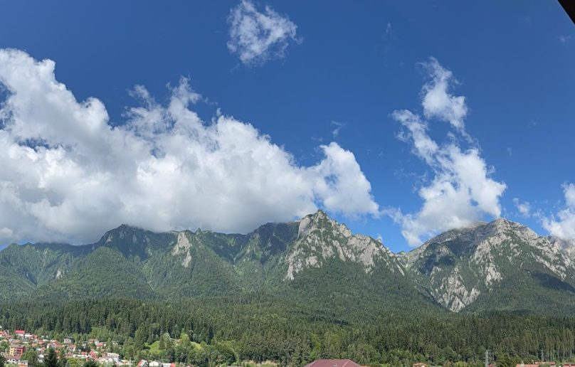 Casa de vanzare in Busteni, cartier Zamora, cu garaj!
