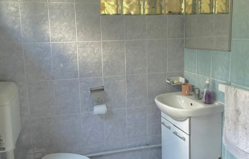 Casa de vanzare in Busteni, cartier Zamora, cu garaj!