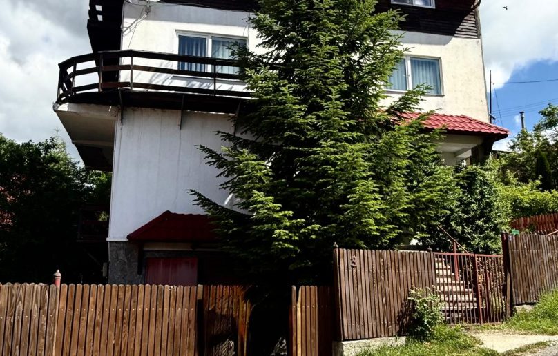 Casa de vanzare in Busteni, cartier Zamora, cu garaj!