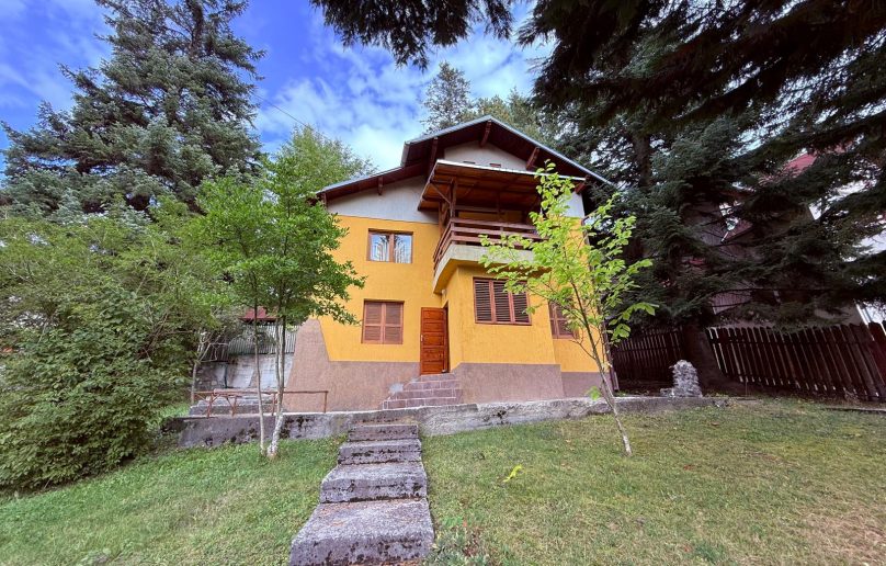 Casa cu teren in Busteni - Vedere panoramica superba catre masivul Caraiman