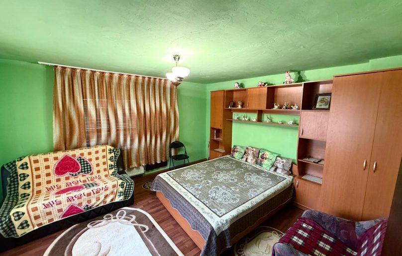Casa cu teren in Busteni - Vedere panoramica superba catre masivul Caraiman