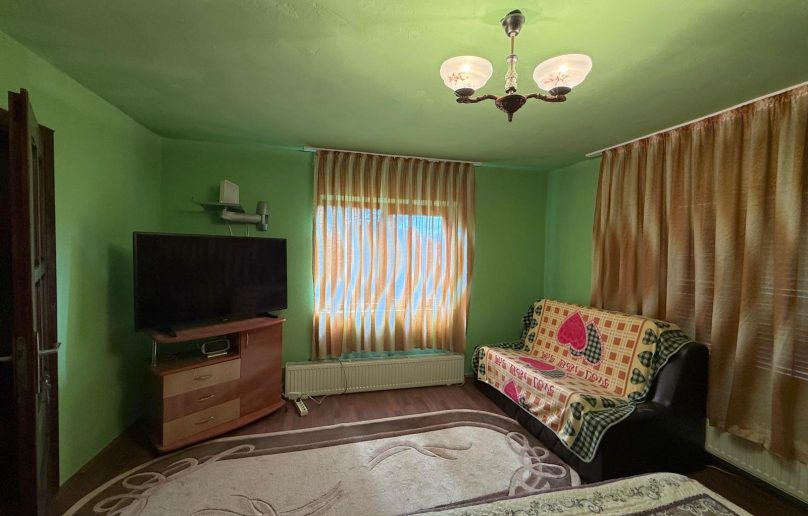 Casa cu teren in Busteni - Vedere panoramica superba catre masivul Caraiman
