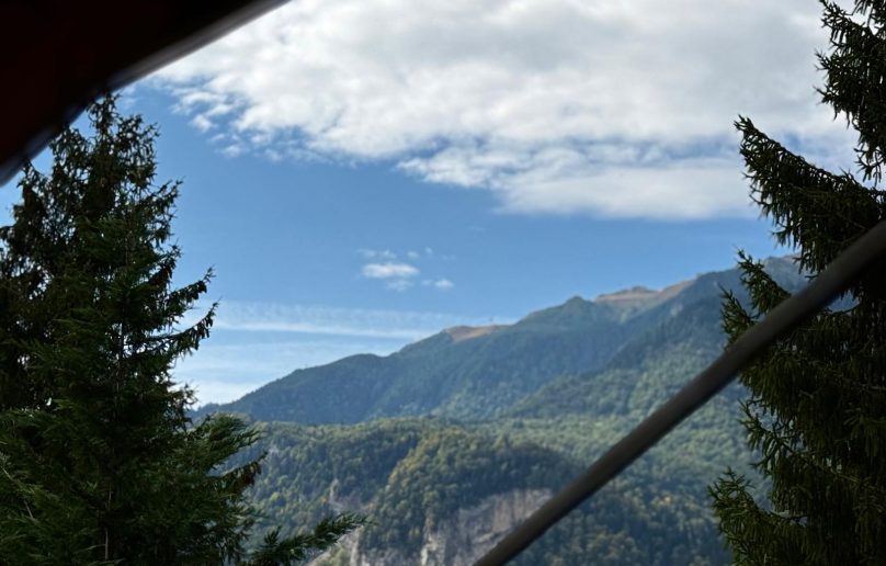 Casa cu teren in Busteni - Vedere panoramica superba catre masivul Caraiman