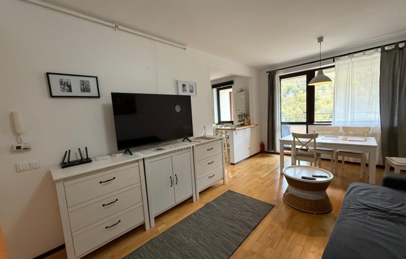 Apartament 2 camere Sinaia/Platou Izvor, priveliste panoramica, mobilat si utilat modern